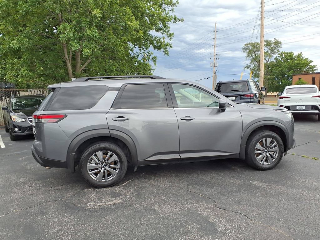 Used 2024 Nissan Pathfinder SV w/ SV Premium Package AWD/4WD image 28