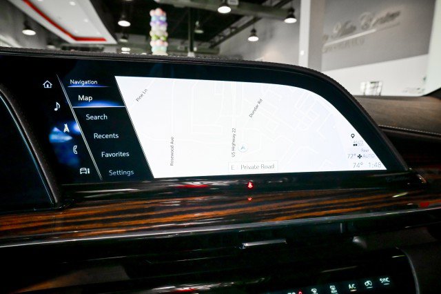Used 2023 Cadillac Escalade ESV Premium Luxury image 39