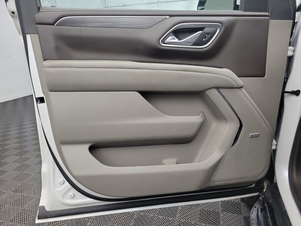 Used 2022 GMC Yukon XL SLT w/ SLT Luxury Package image 18