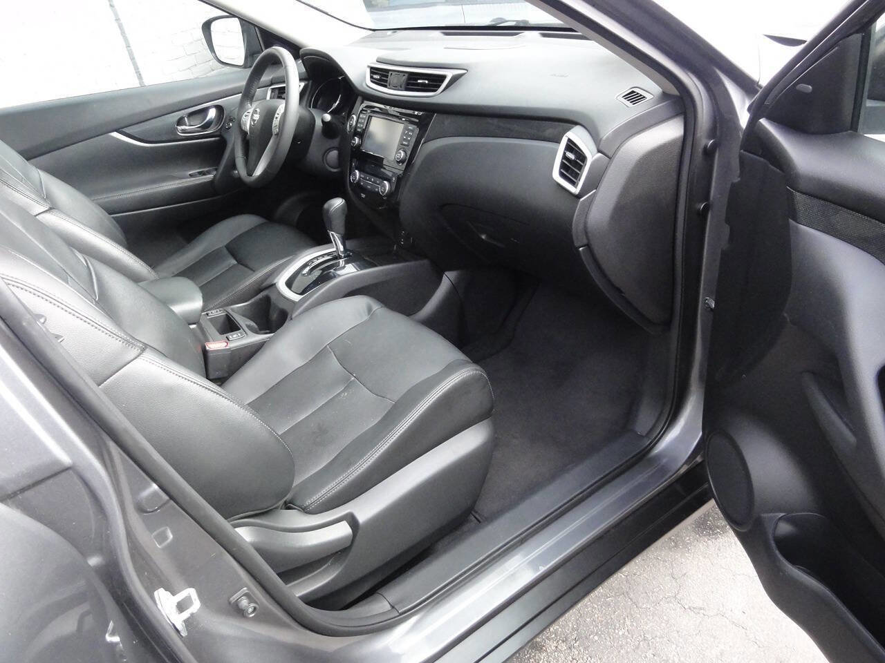 Used 2015 Nissan Rogue SL w/ SL Premium Package AWD/4WD image 9
