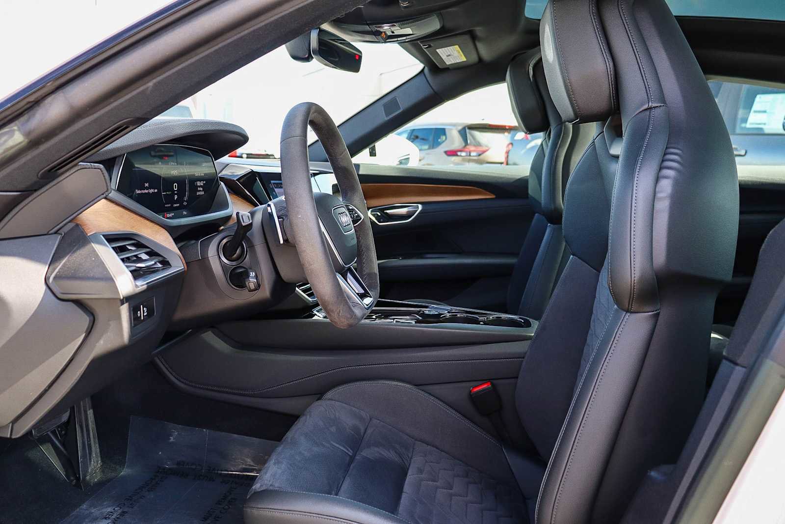 Used 2022 Audi e-tron GT Premium Plus image 23