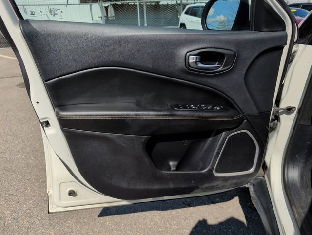 Used 2018 Jeep Compass Latitude w/ Popular Equipment Group AWD/4WD image 14