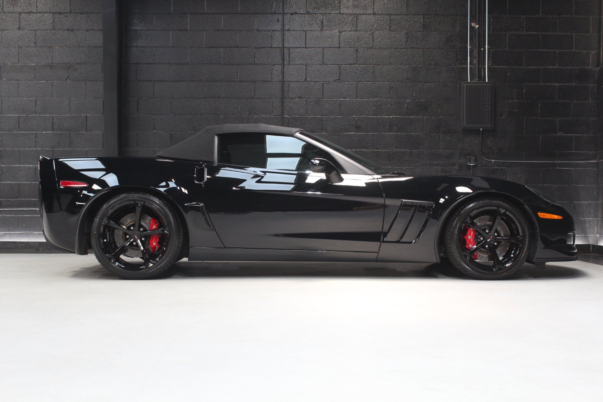 Used 2013 Chevrolet Corvette Grand Sport w/ 3LT Preferred Equipment Group RWD image 13