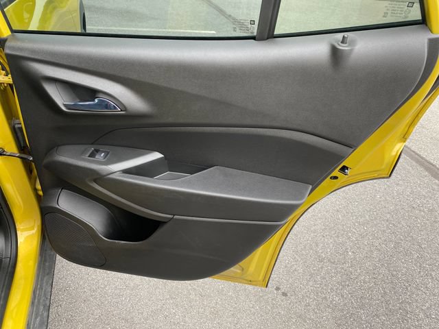 Used 2024 Chevrolet Trax RS w/ Sunroof Package FWD image 16