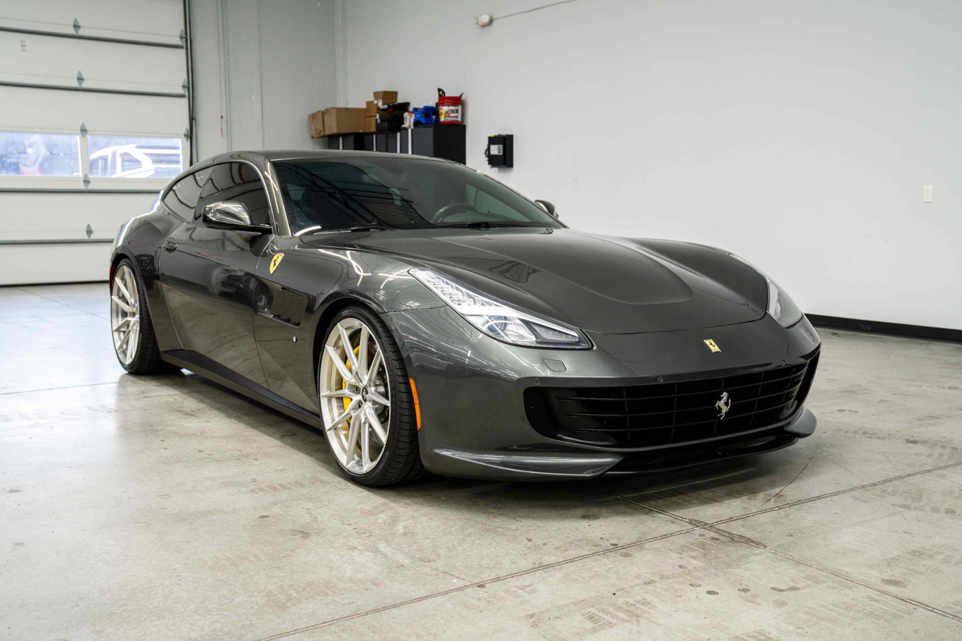 Used 2018 Ferrari GTC4Lusso AWD/4WD image 3