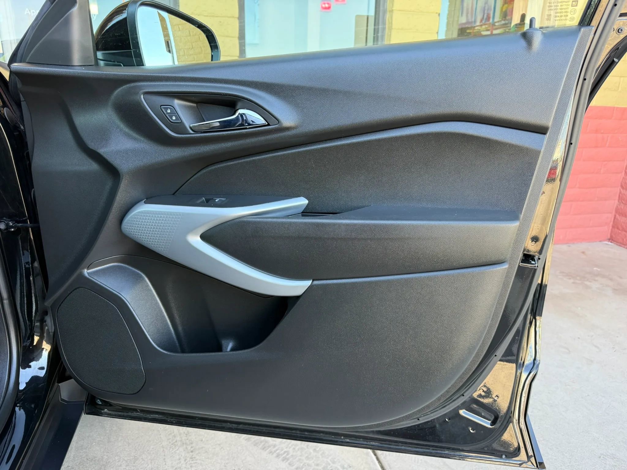 Used 2024 Chevrolet Trax RS image 25