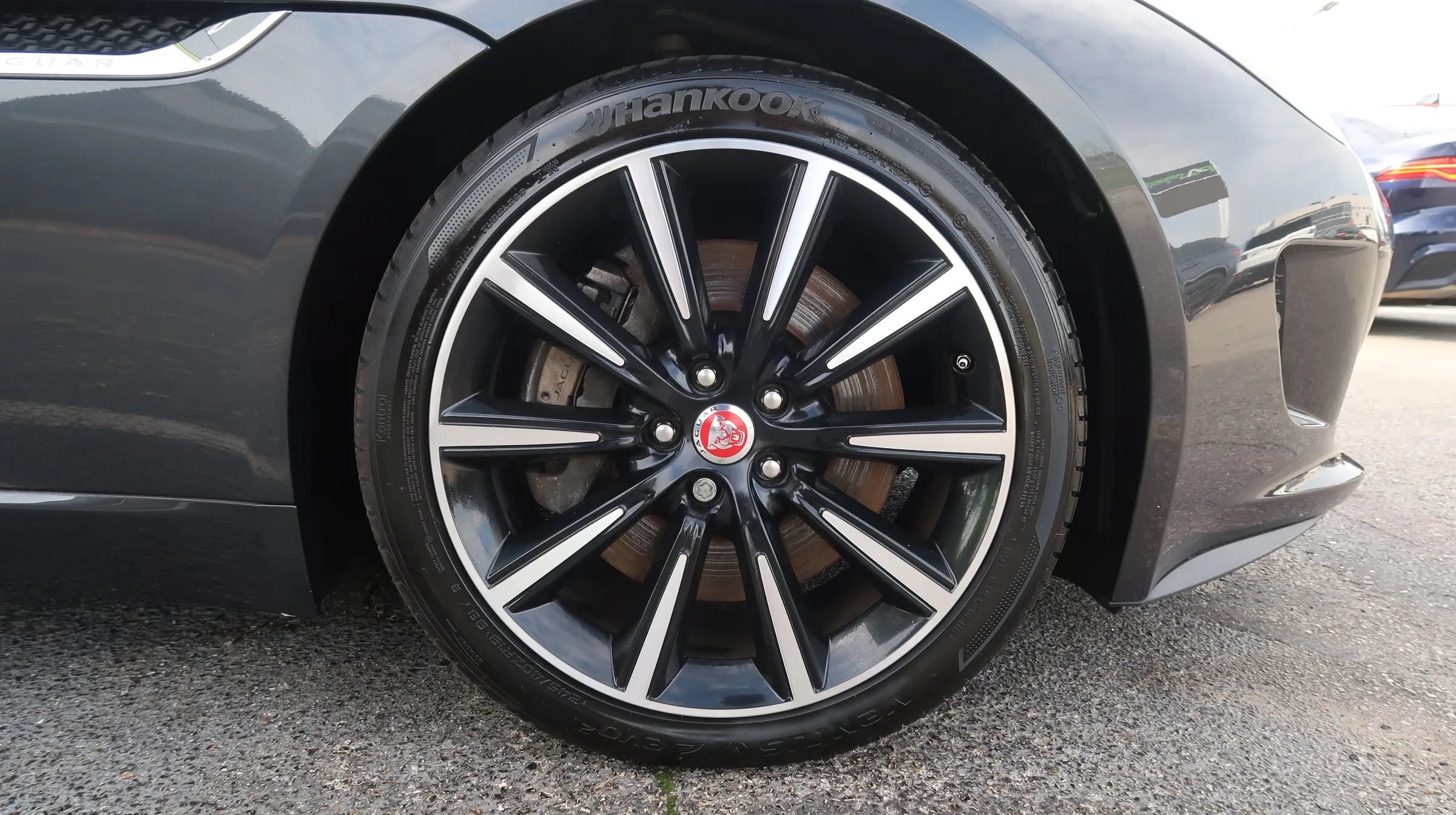 Used 2016 Jaguar F-TYPE Convertible RWD image 47