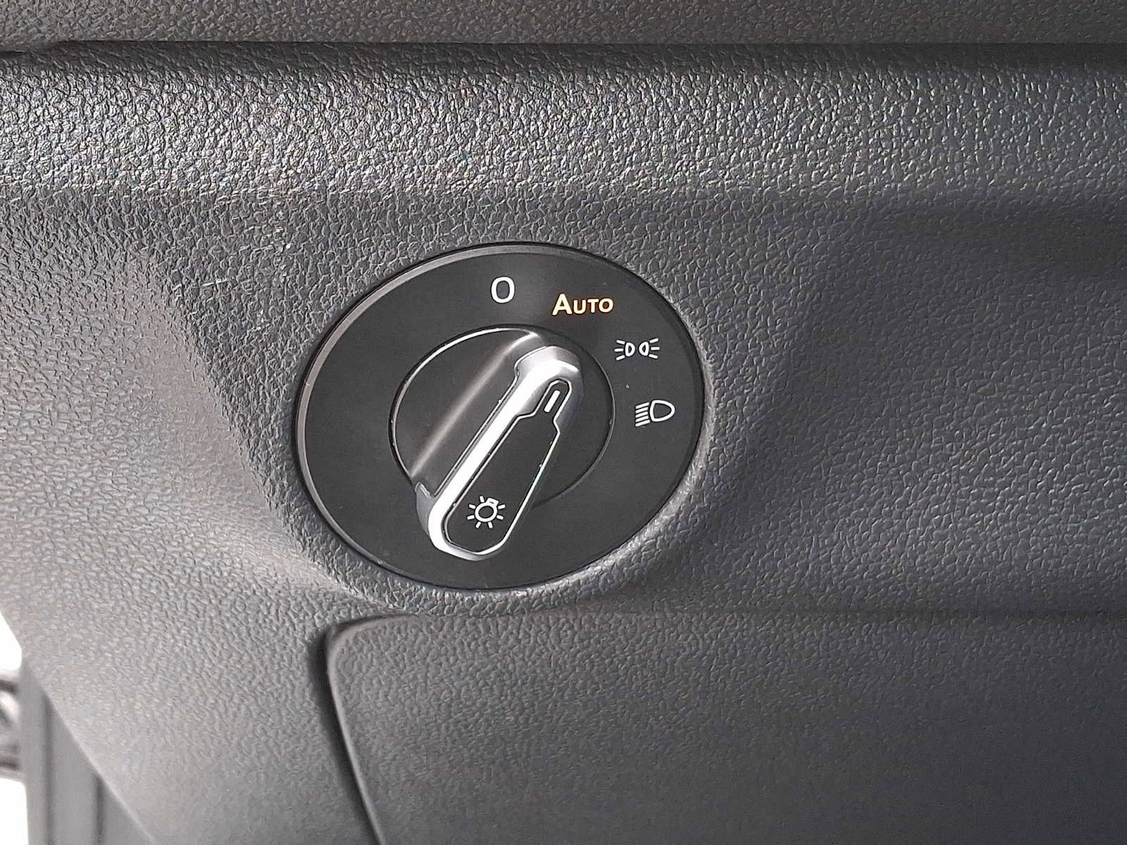 Used 2024 Volkswagen Jetta Sport image 22