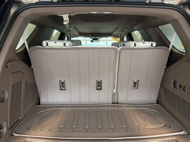 Used 2026 GMC Yukon Denali w/ Sun & Power Step Package image 23