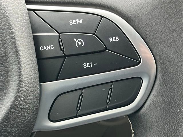 Used 2024 Chrysler Voyager LX FWD image 38