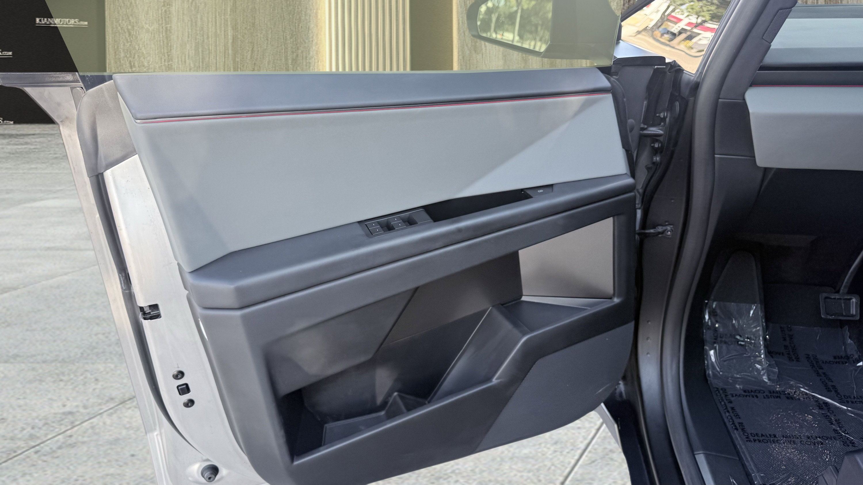 Used 2024 Tesla Cybertruck AWD Crew Cab image 18