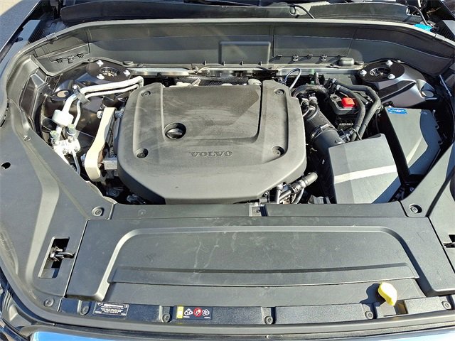 Used 2023 Volvo XC90 B6 Plus image 29