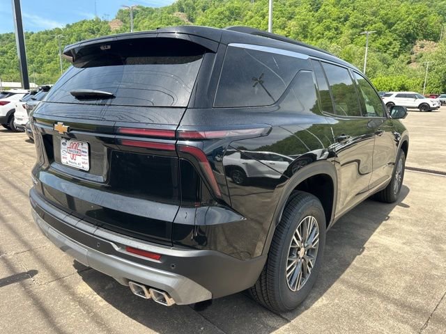 New 2026 Chevrolet Traverse LT FWD image 2