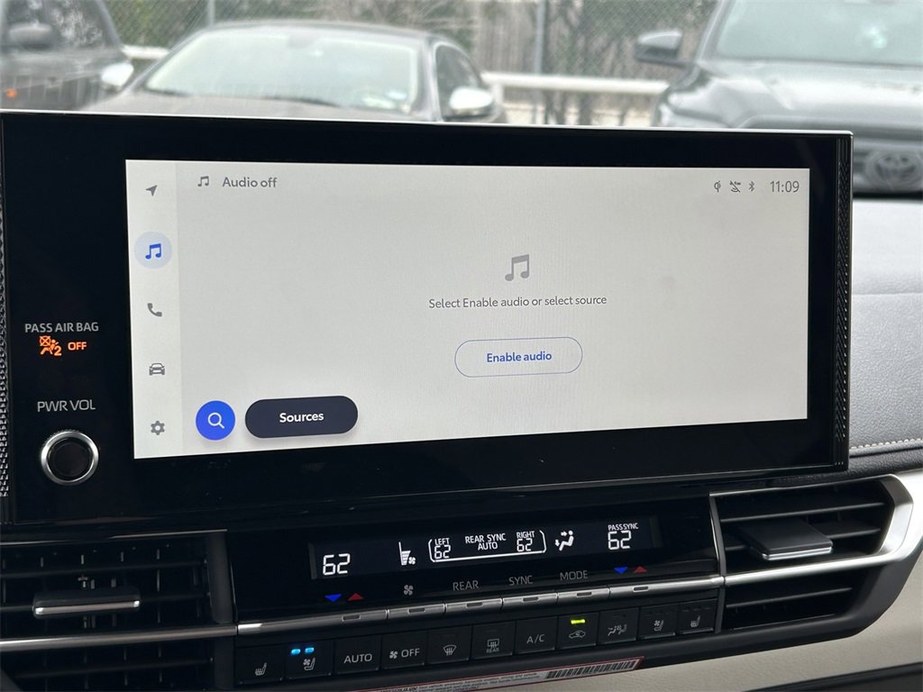 Used 2026 Toyota Sienna Limited image 41