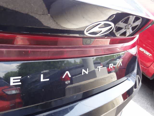 Used 2024 Hyundai Elantra SEL FWD image 13