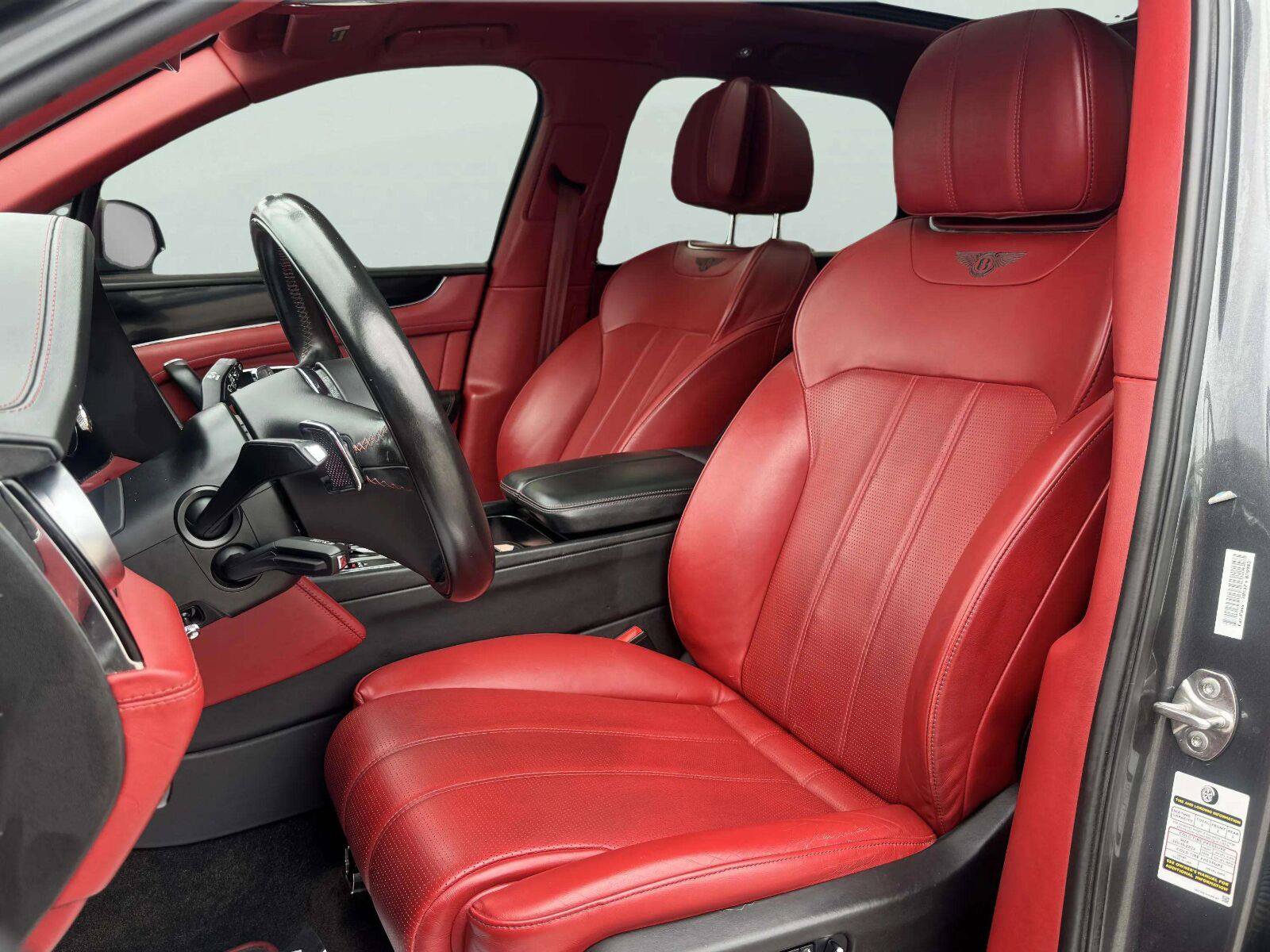 Used 2018 Bentley Bentayga AWD/4WD image 22