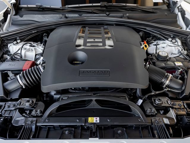 Certified 2025 Jaguar F-PACE R-Dynamic S AWD/4WD image 31