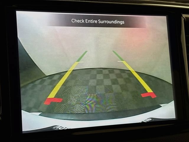 Used 2021 Chrysler Pacifica Touring-L FWD image 14