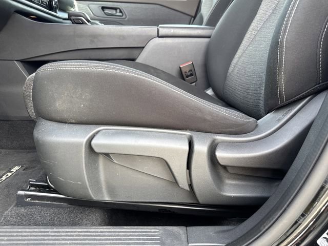 Used 2021 Nissan Rogue S image 11