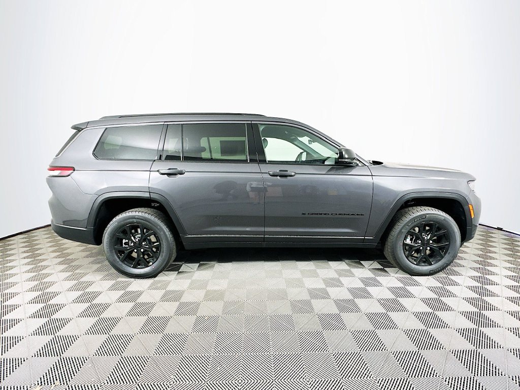 New 2026 Jeep Grand Cherokee L 4WD image 11
