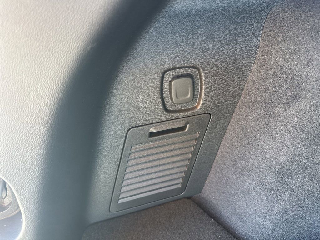 Certified 2025 Cadillac XT5 Luxury image 37