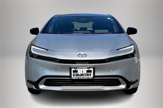 Used 2025 Toyota Prius Plug-In Hybrid image 3