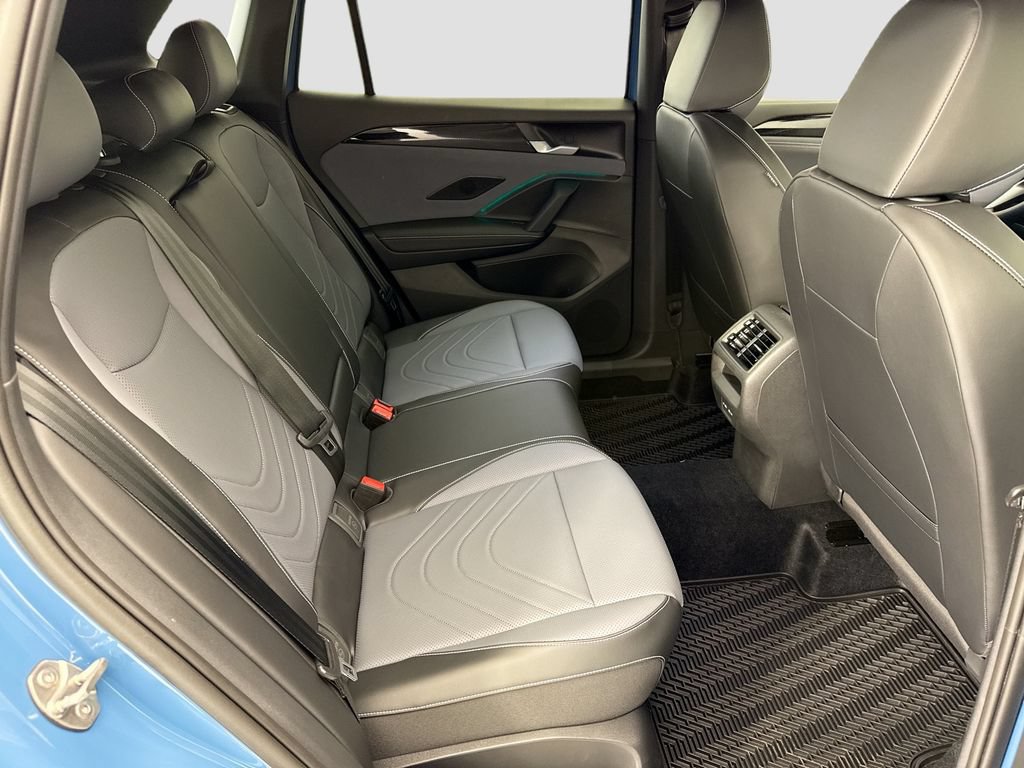 New 2026 Volkswagen Tiguan SE R-Line FWD image 20