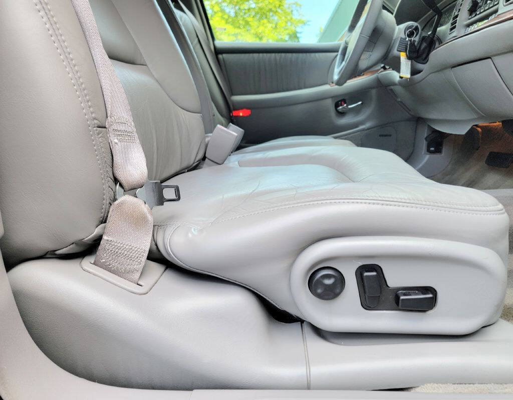 Used 2001 Buick Park Avenue w/ Prestige Pkg FWD image 30