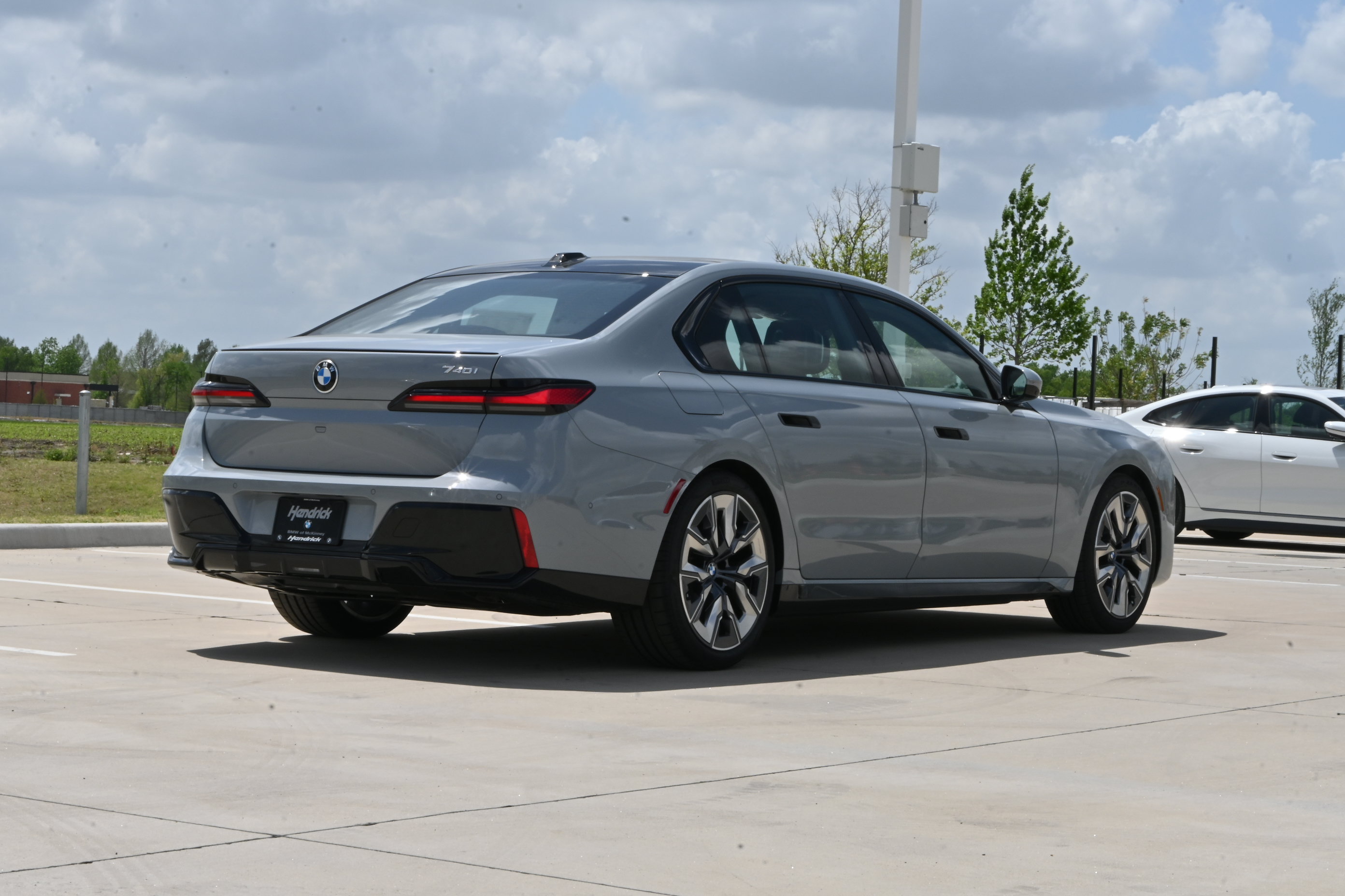 Used 2026 BMW 740i RWD image 8