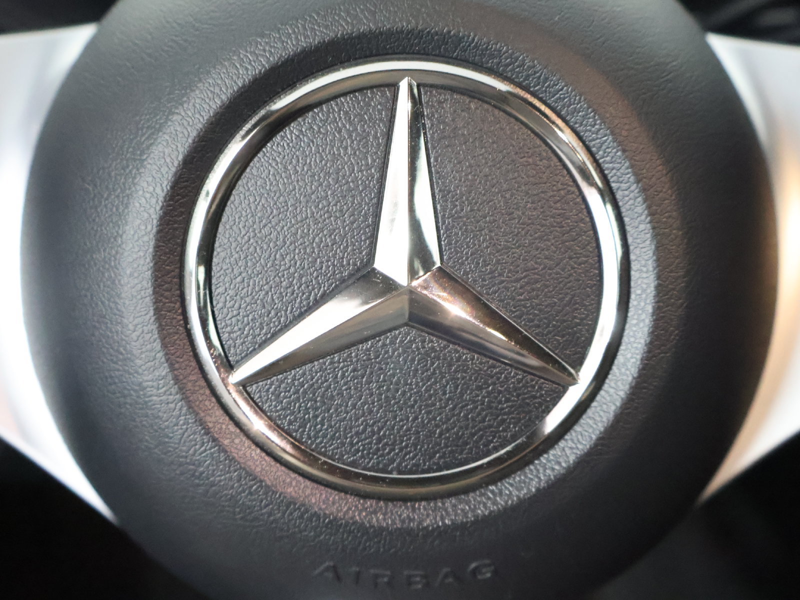 Used 2025 Mercedes-Benz C 300 4MATIC Sedan image 35