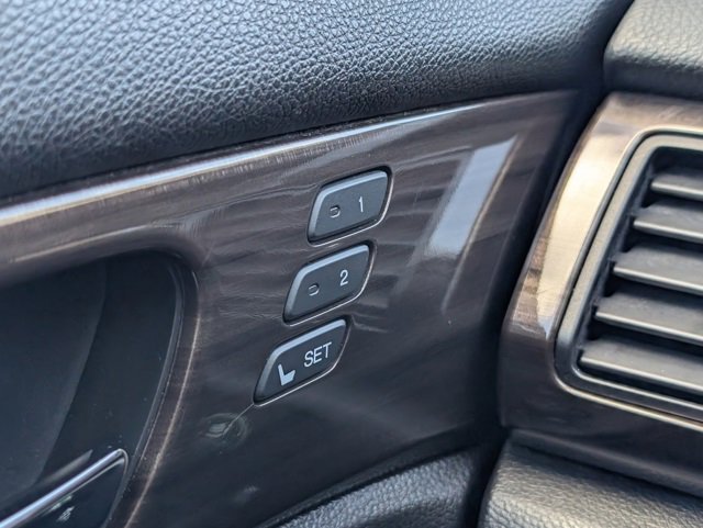 Used 2017 Honda Accord EX-L image 25