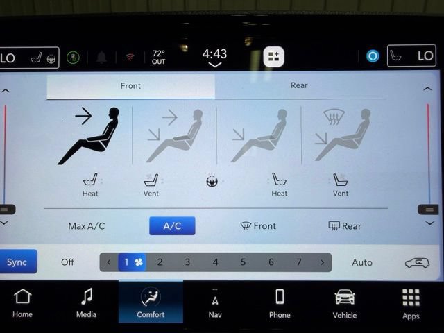 Used 2025 Chrysler Pacifica Limited AWD/4WD image 47