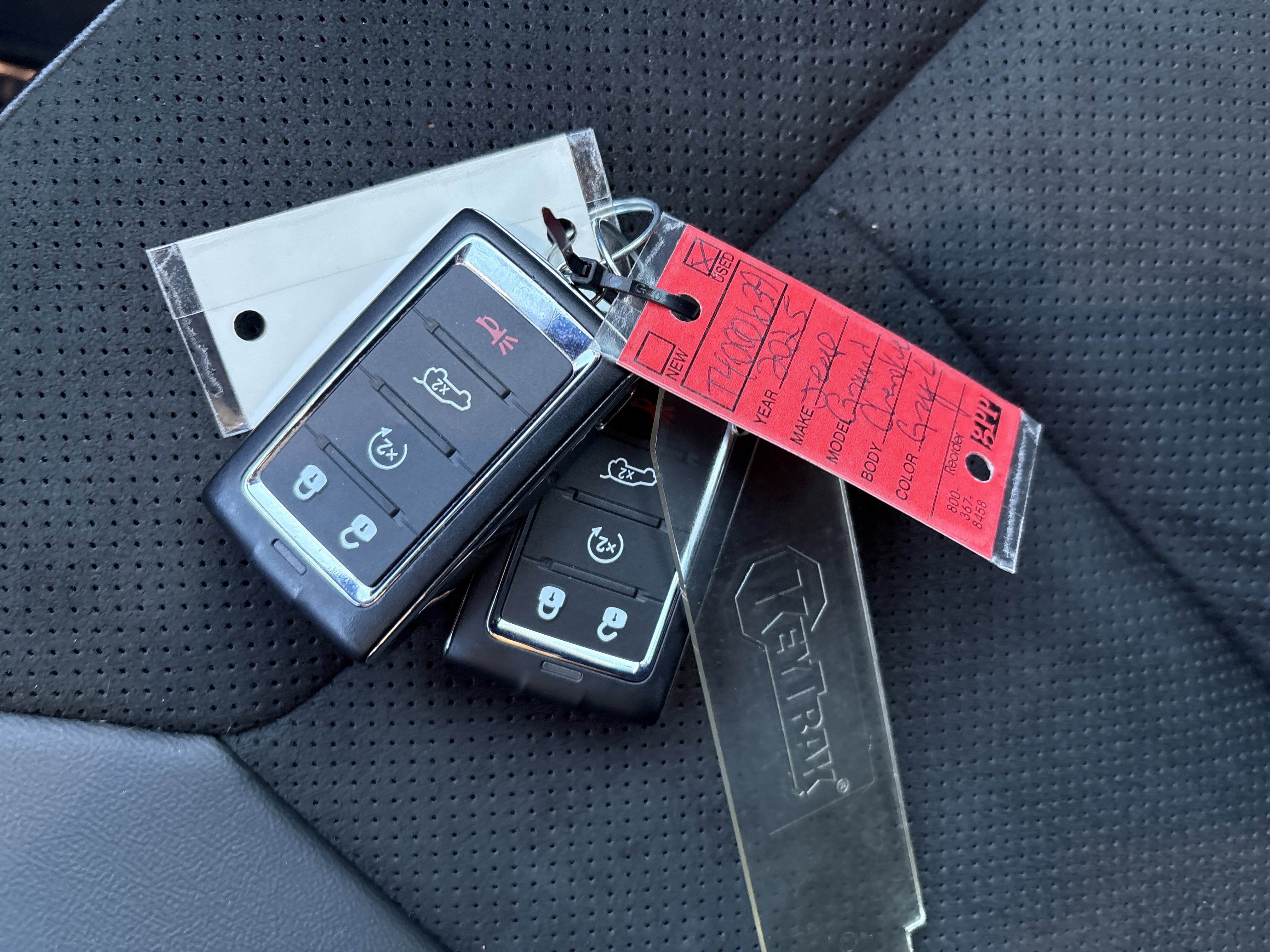 Certified 2025 Jeep Grand Cherokee L Altitude image 39