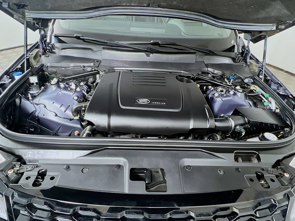 Used 2024 Land Rover Discovery Dynamic SE image 33