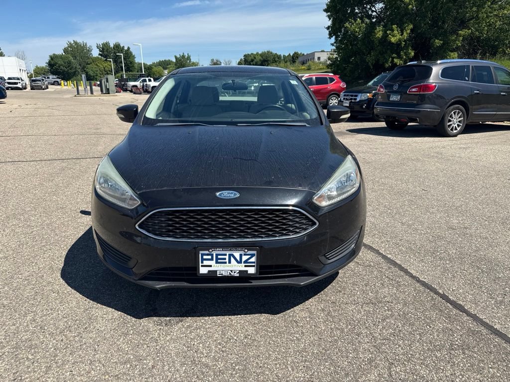 Used 2015 Ford Focus SE FWD image 2