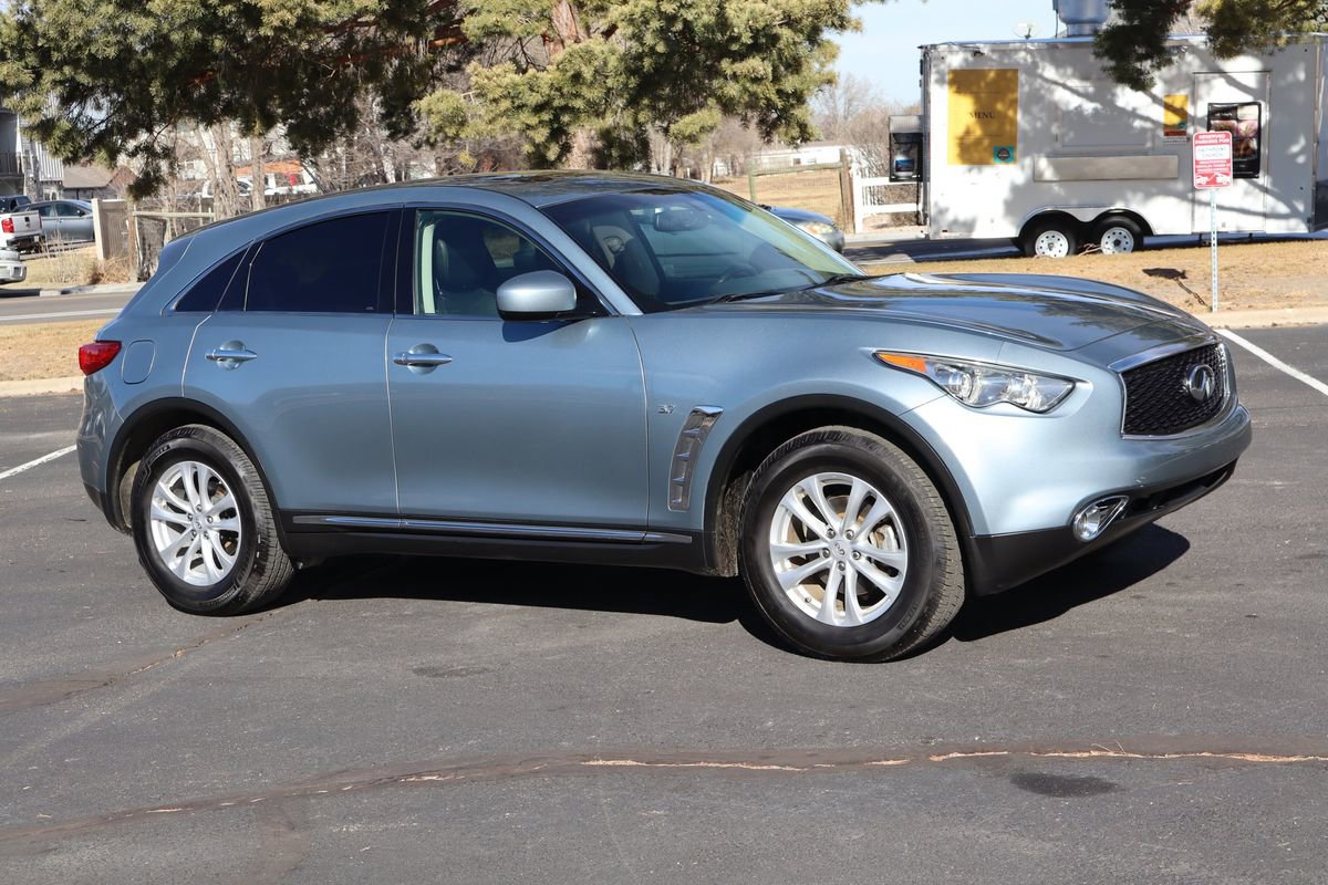 Used 2017 INFINITI QX70 AWD image 2