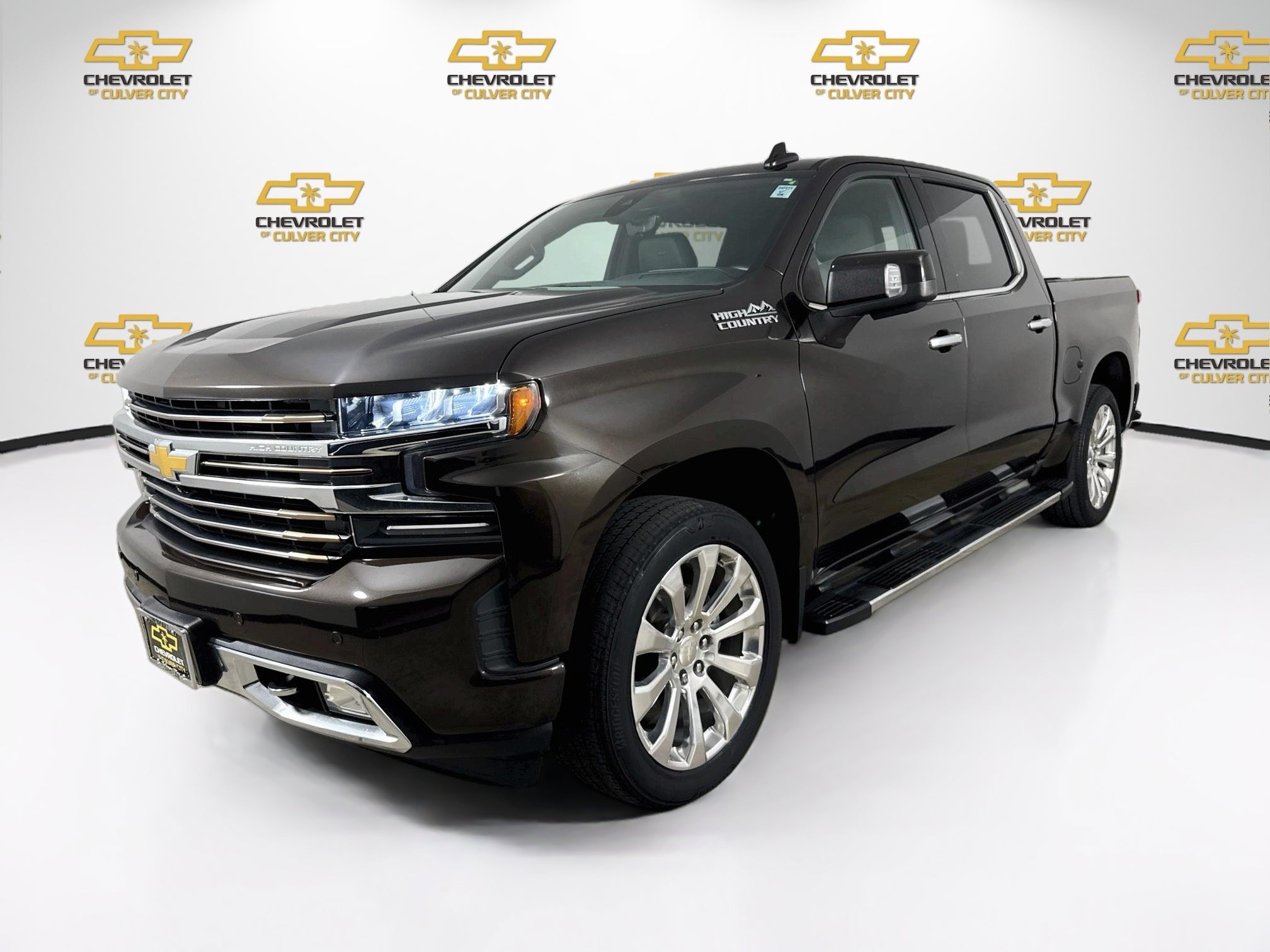 Used 2019 Chevrolet Silverado 1500 High Country w/ Technology Package RWD image 3