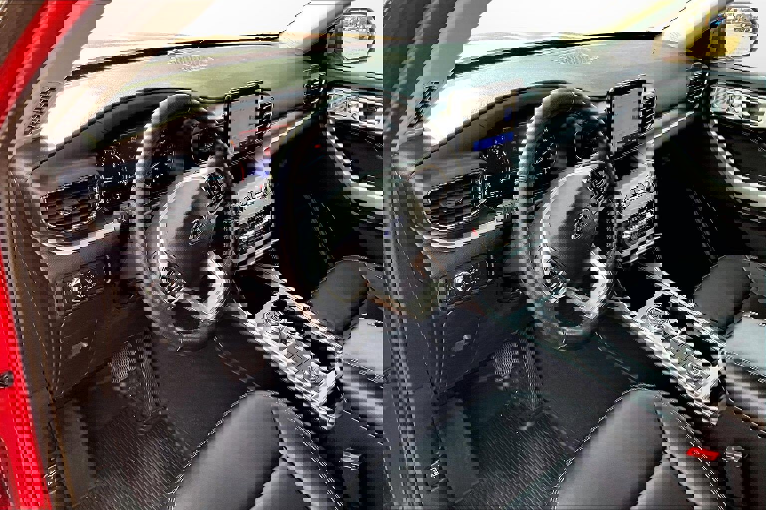 Used 2022 Ford Explorer XLT w/ Equipment Group 202A image 21