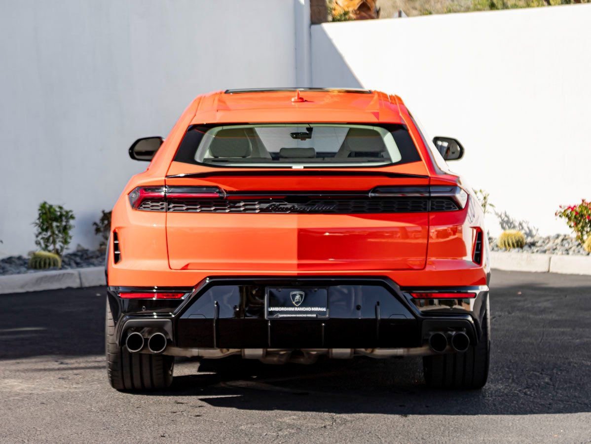 Used 2025 Lamborghini Urus SE image 8