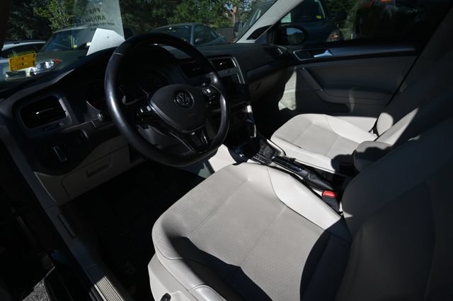 Used 2015 Volkswagen Golf TDI SE FWD image 9