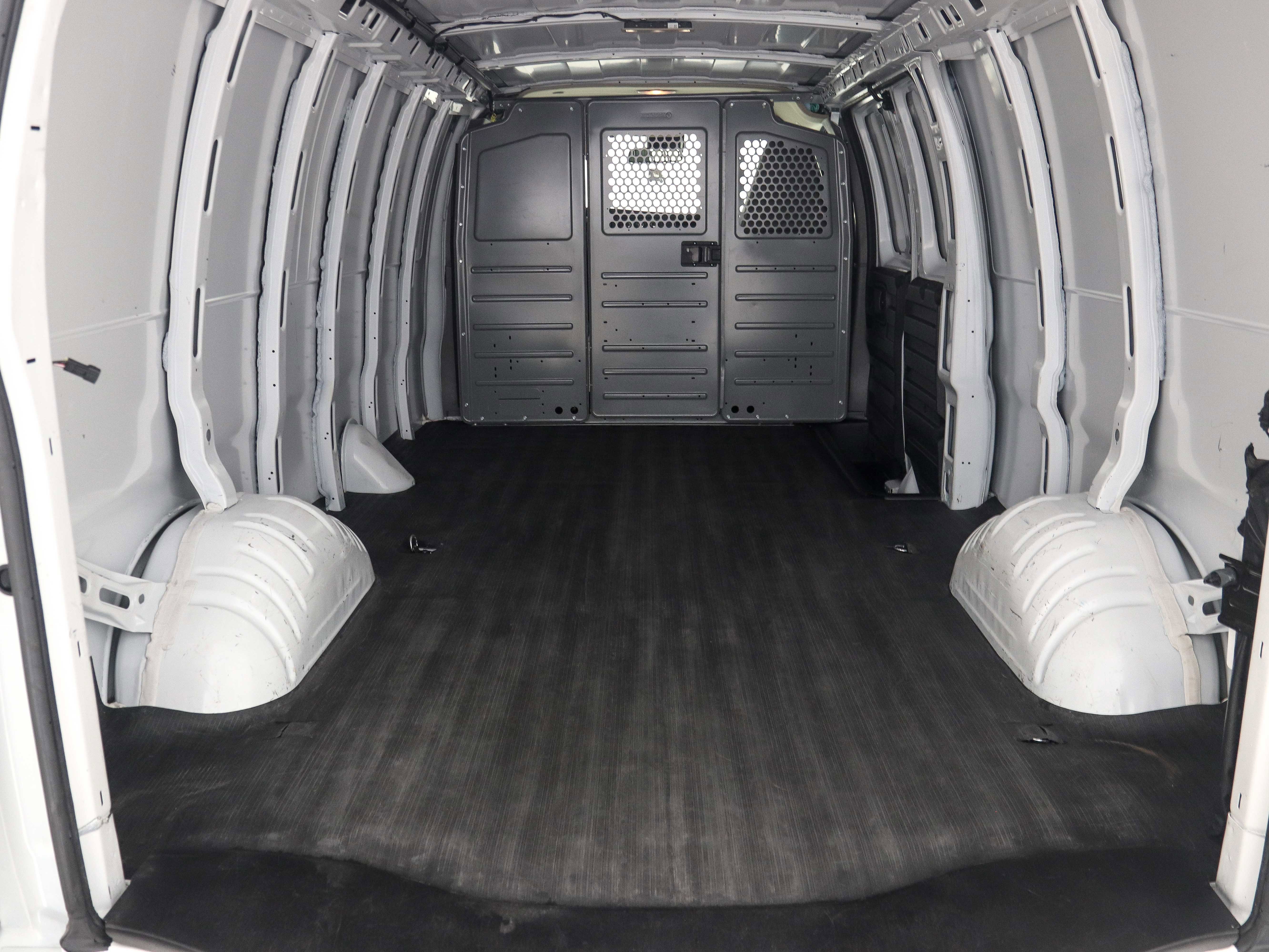 Used 2021 GMC Savana 2500 Extended w/ Driver Convenience Package image 12