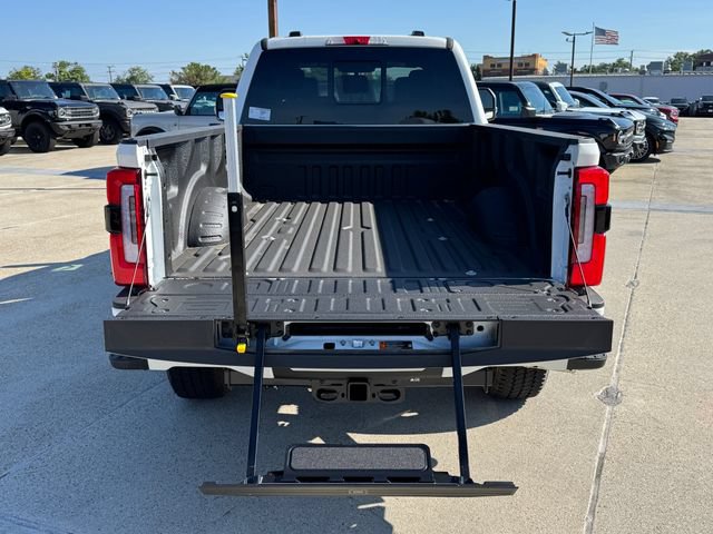 New 2026 Ford F350 Platinum w/ FX4 Off-Road Package AWD/4WD image 4
