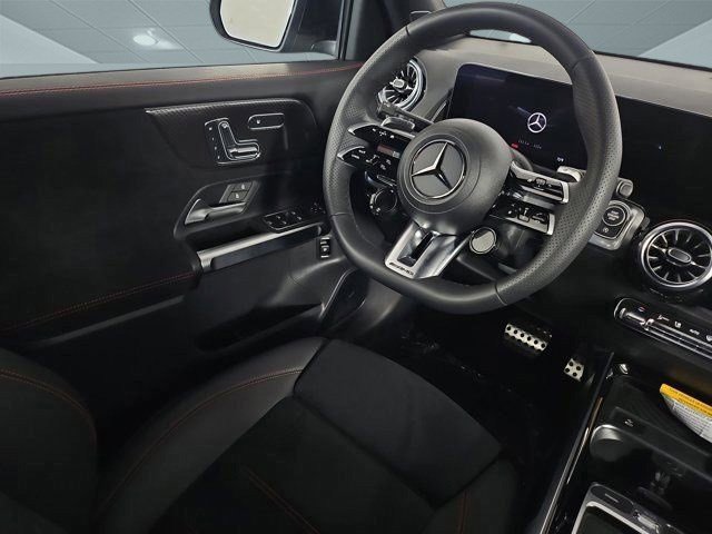 New 2025 Mercedes-Benz GLB 35 AMG 4MATIC image 27