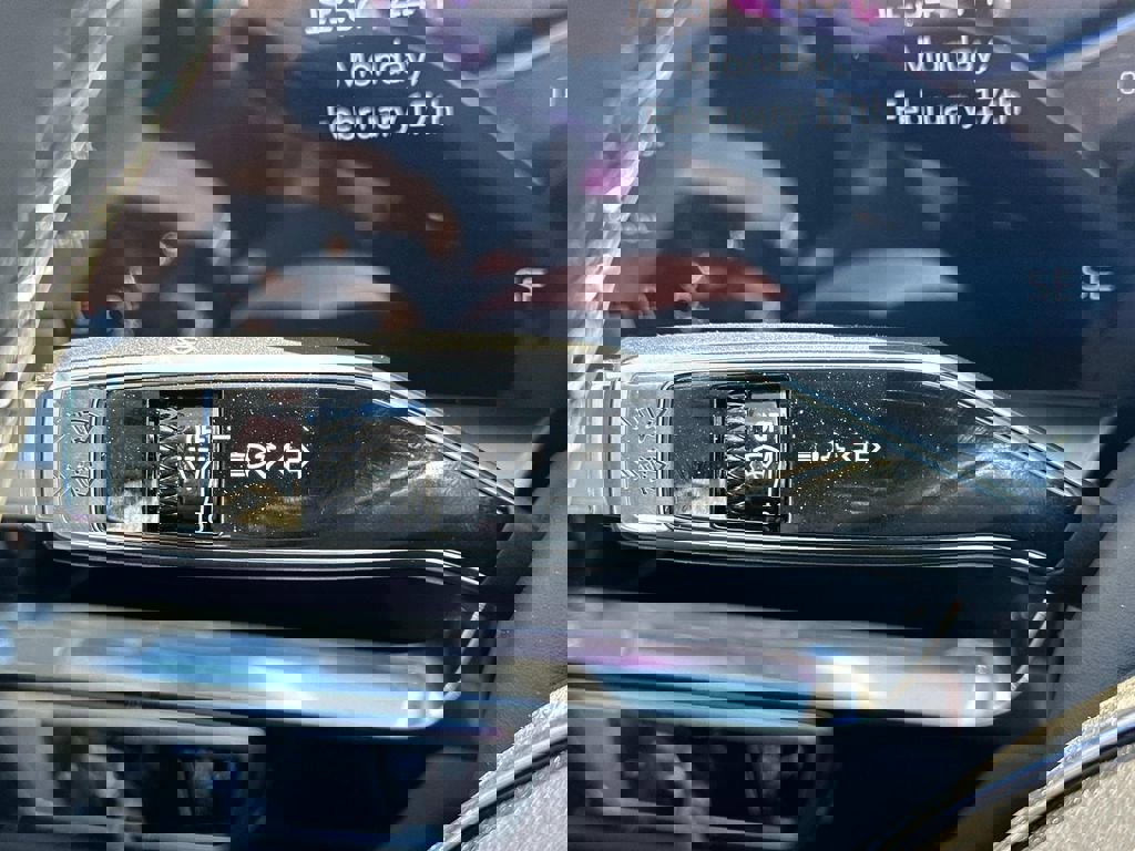 New 2025 Cadillac Lyriq Luxury image 17