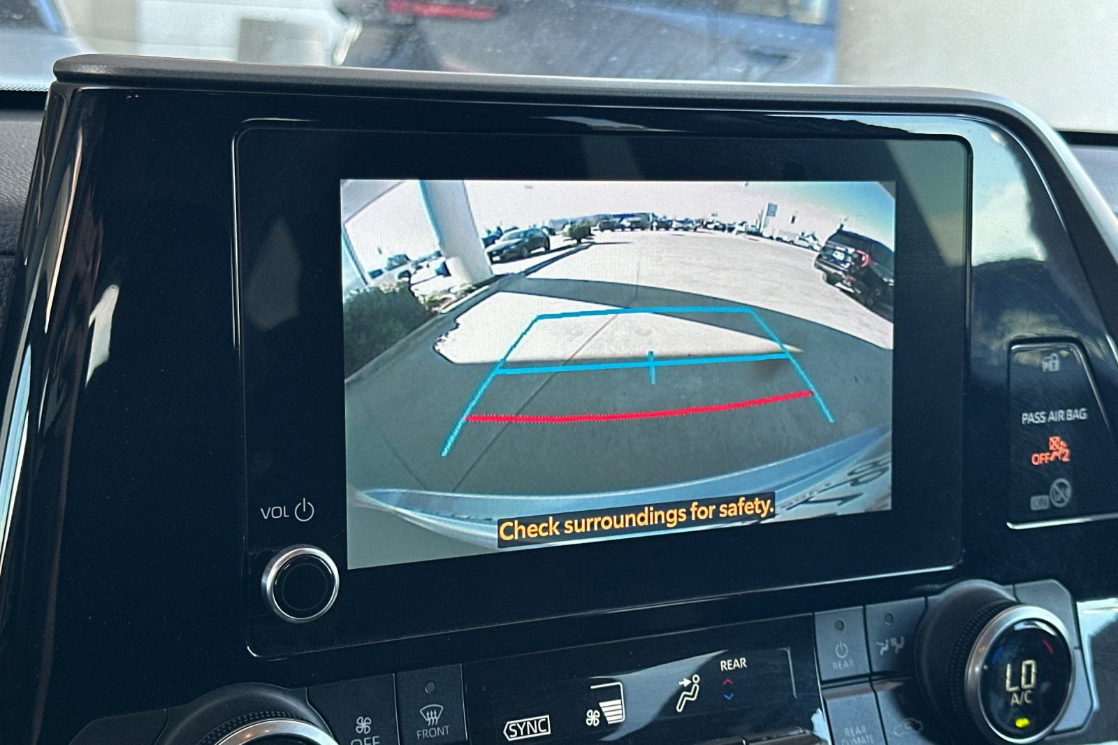 Used 2024 Toyota Highlander LE image 20