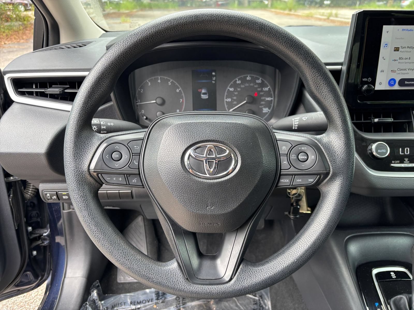 Used 2025 Toyota Corolla LE FWD image 25