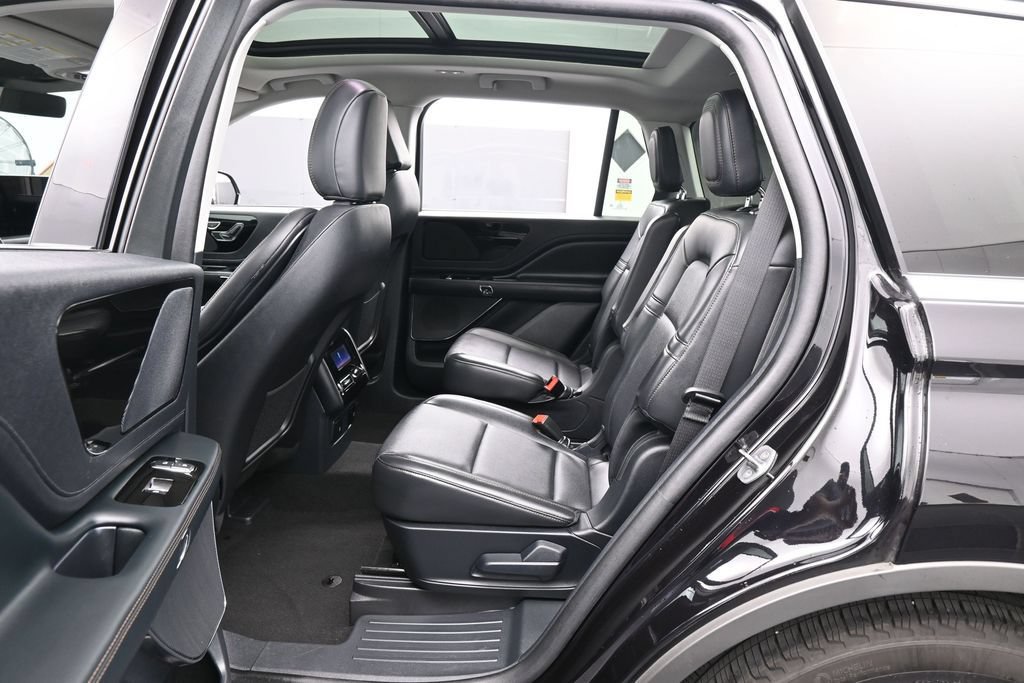 Used 2025 Lincoln Aviator 2WD image 28