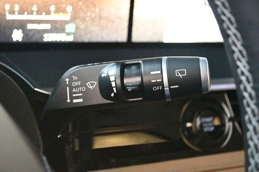 Used 2025 INFINITI QX80 Sensory image 76