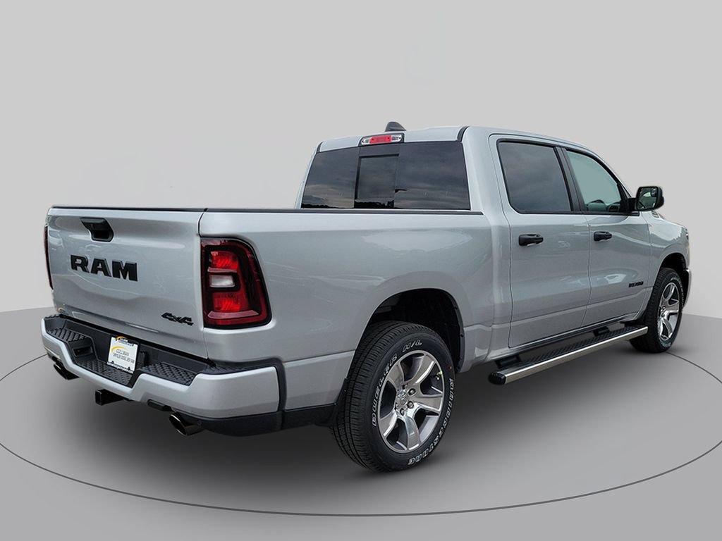 New 2026 RAM 1500 Express AWD/4WD image 3