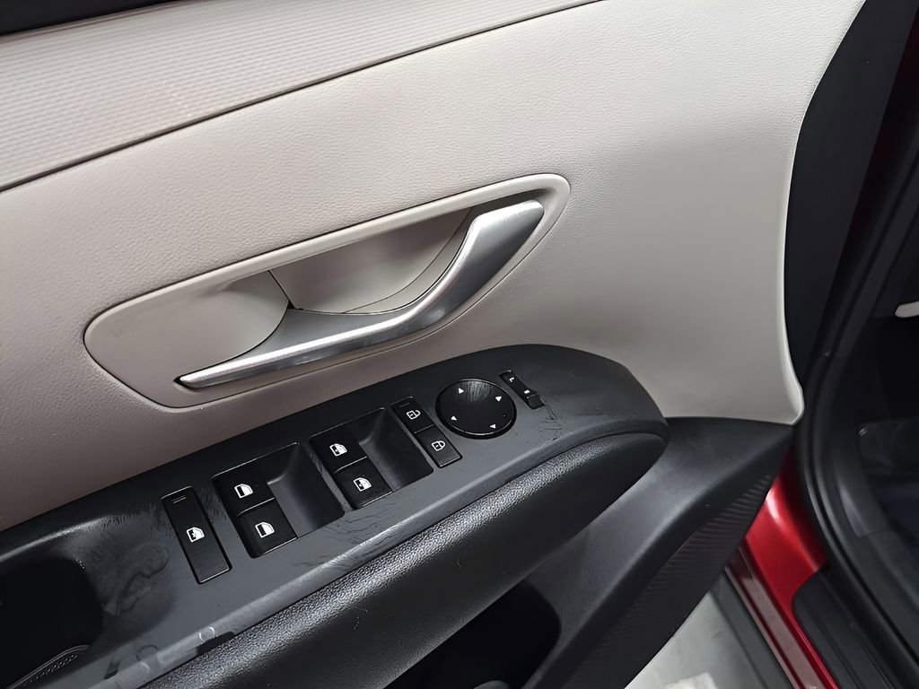 Used 2025 Hyundai Tucson SEL FWD image 10